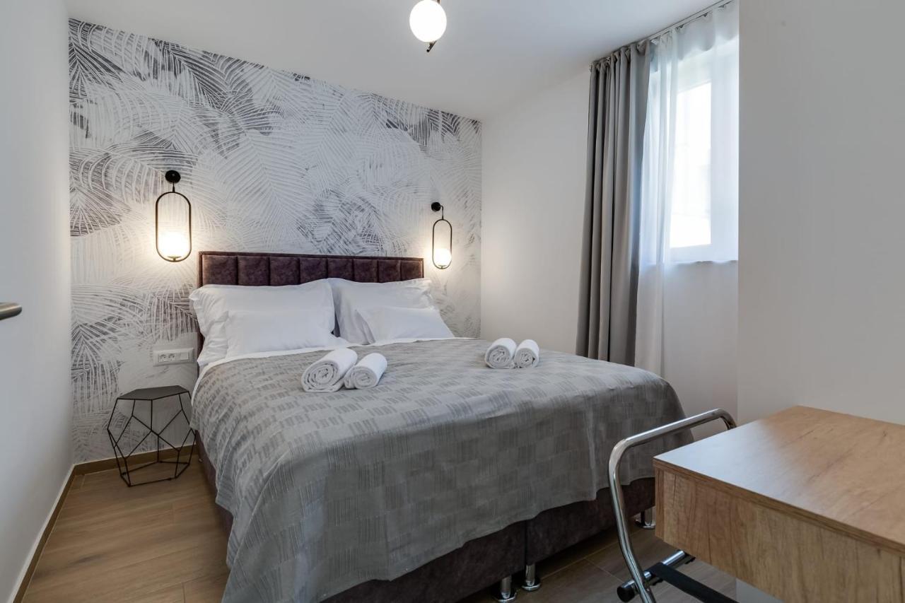 Residence Jonathan Biograd Na Moru Eksteriør bilde