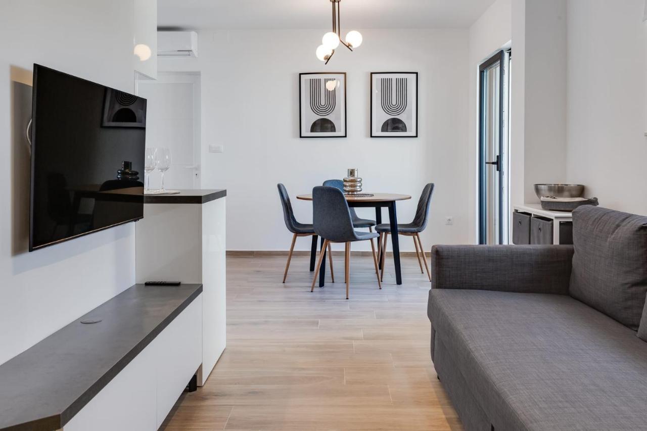 Residence Jonathan Biograd Na Moru Eksteriør bilde