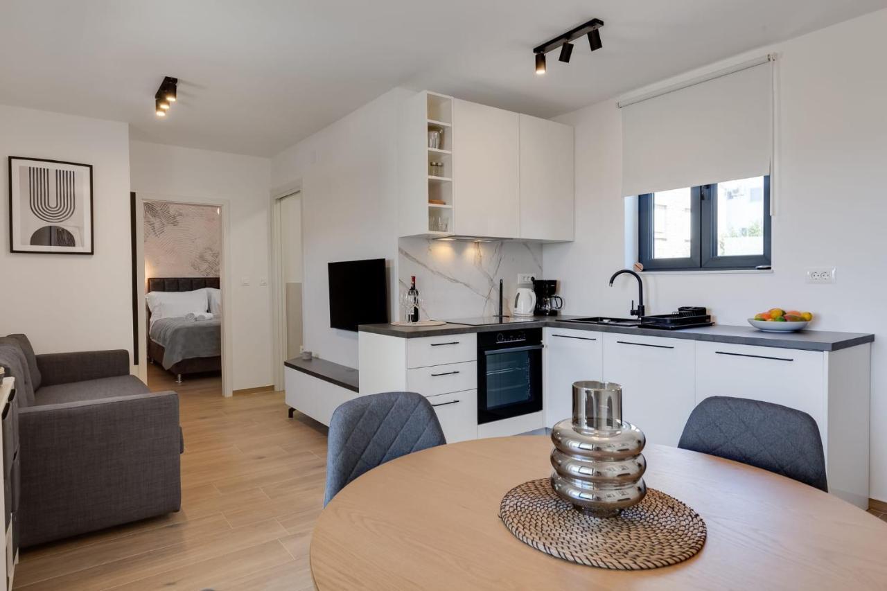 Residence Jonathan Biograd Na Moru Eksteriør bilde