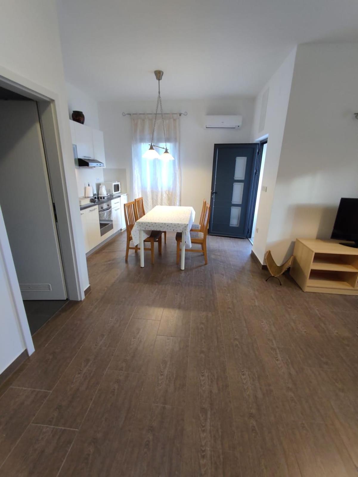 Residence Jonathan Biograd Na Moru Eksteriør bilde